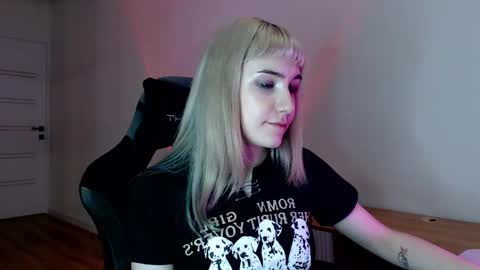 18 y.o online show from 02/19/25, 07:38