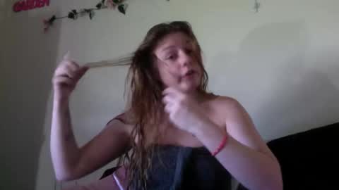 Snapshot of princesssnowflk84 chatting on 06/04/26, 04:46 princesssnowflk84 online show from 06/04/26, 04:46