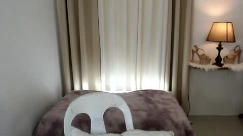 princessyanzy1 online show from 01/10/25, 04:22