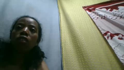 prisca880319 online show from 04/15/26, 06:48