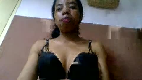 Snapshot of prisca880319 chatting on 07/16/26, 04:02 prisca880319 online show from 07/16/26, 04:02
