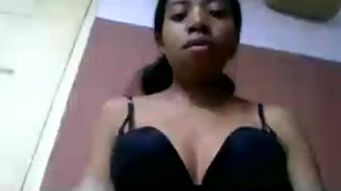 Snapshot of prisca880319 chatting on 07/17/26, 04:41 prisca880319 online show from 07/17/26, 04:41
