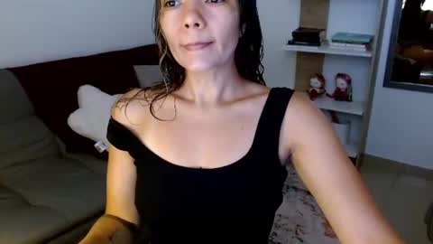 Snapshot of priscila_black chatting on 06/22/26, 06:49 Marcela online show from 06/22/26, 06:49