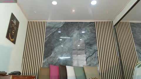 priscilarainbow online show from 02/07/25, 08:53