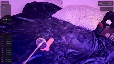Snapshot of priscilliathesissy chatting on 04/19/26, 06:10 priscilliathesissy online show from 04/19/26, 06:10