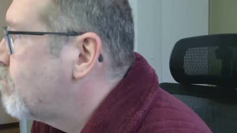 professor21255 online show from 11/04/25, 12:37