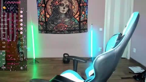 Snapshot of project_hisoka44 chatting on 10/29/25, 04:59 Di online show from 10/29/25, 04:59