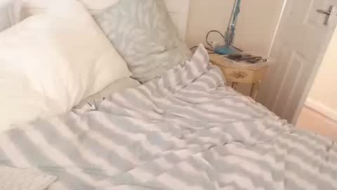 silk and satin beermonster online show from 10/09/25, 12:25