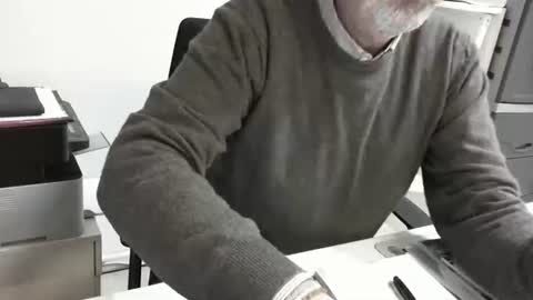 mature hairy guy online show from 11/28/25, 05:26