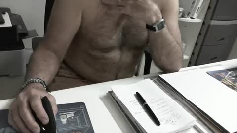 mature hairy guy online show from 05/25/26, 03:07