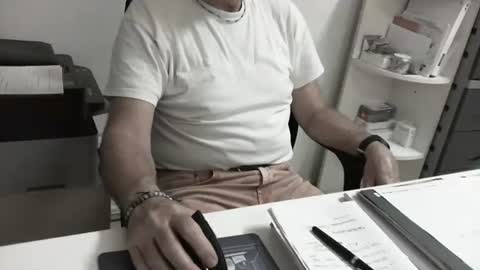mature hairy guy online show from 05/29/26, 09:40