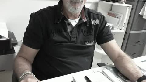 mature hairy guy online show from 06/13/26, 04:27