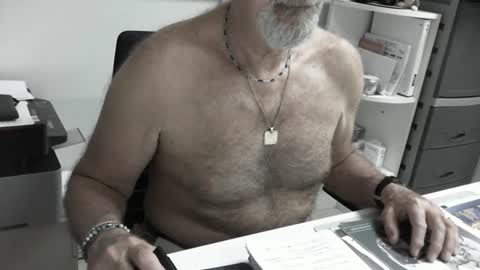 mature hairy guy online show from 06/27/26, 02:01