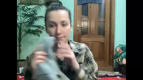 proud sweet 21 online show from 04/19/26, 06:10