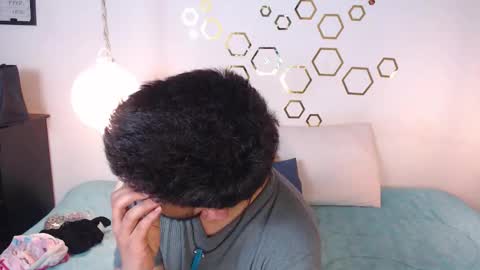 Adris  Juan online show from 10/26/25, 01:55