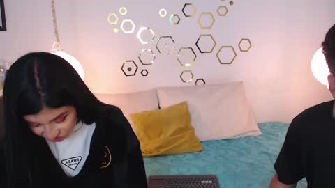 Adris  Juan online show from 11/21/25, 05:06