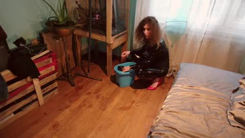 prxscillia_tx online show from 12/13/24, 08:20