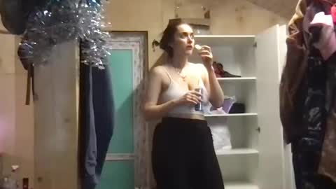 Queen of Pain online show from 12/25/24, 03:18