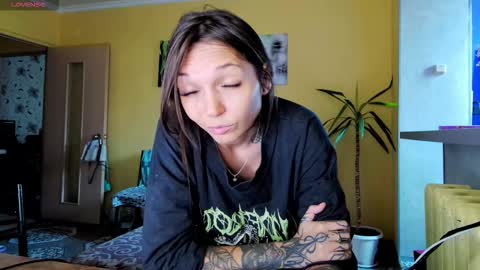 LUCY -----    online show from 10/07/25, 10:23