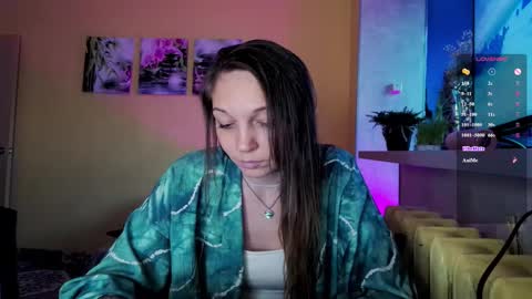 LUCY -----    online show from 11/08/25, 01:33