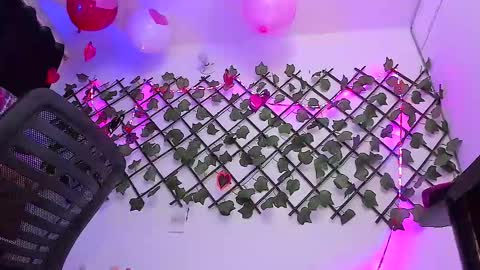 Snapshot of pucaa_ chatting on 02/11/25, 01:31 Emma Rico   model indep online show from 02/11/25, 01:31