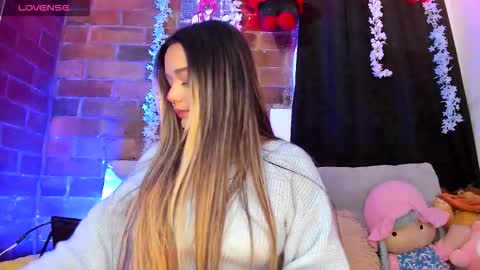 Snapshot of pucaa_ chatting on 09/15/25, 02:00 Emma Rico   model indep online show from 09/15/25, 02:00