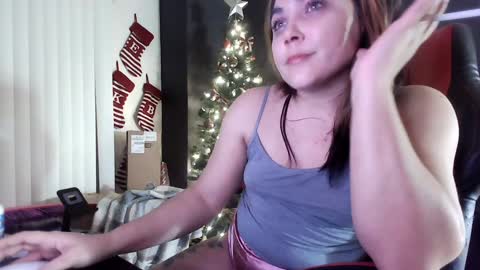 Snapshot of puddinforlife chatting on 12/11/24, 03:24 Krystle online show from 12/11/24, 03:24