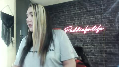 Krystle online show from 03/23/26, 01:37