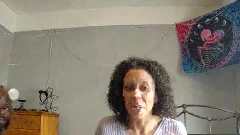 Snapshot of puddled_wonderland chatting on 10/11/25, 04:38 puddled_wonderland online show from 10/11/25, 04:38