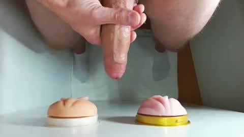 Snapshot of pude90 chatting on 09/17/25, 05:53 PuDe90 online show from 09/17/25, 05:53