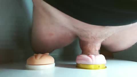 Snapshot of pude90 chatting on 09/23/25, 04:59 PuDe90 online show from 09/23/25, 04:59