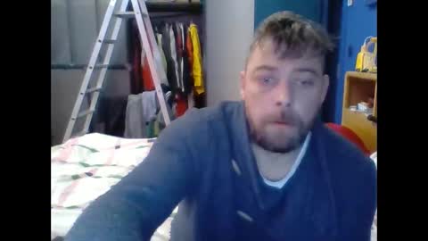 Snapshot of pug2222 chatting on 01/08/25, 01:41 pug2222 online show from 01/08/25, 01:41