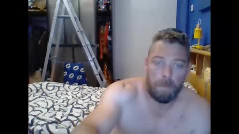 Snapshot of pug2222 chatting on 09/15/25, 10:32 pug2222 online show from 09/15/25, 10:32