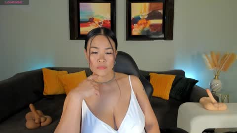 Snapshot of puiyee_ chatting on 09/18/25, 09:50 Pui Yee online show from 09/18/25, 09:50