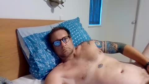Snapshot of pulllin4u chatting on 05/05/26, 04:31 pulllin4u online show from 05/05/26, 04:31
