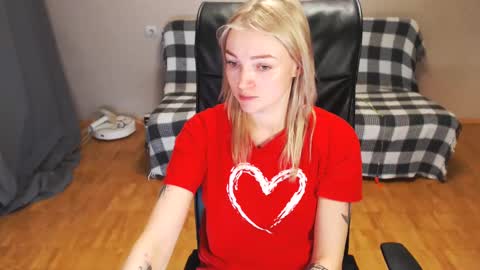 Polly online show from 01/11/25, 12:07