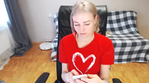 Polly online show from 02/17/25, 05:36