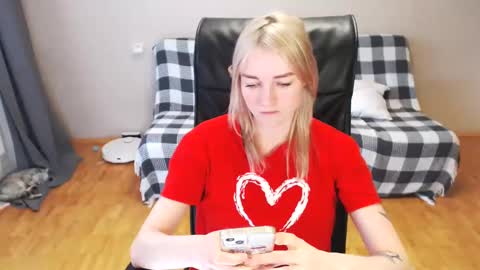 Polly online show from 03/11/25, 10:40