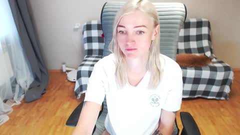 Polly online show from 09/11/25, 04:45