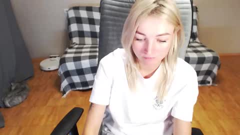 Polly online show from 11/20/25, 01:22