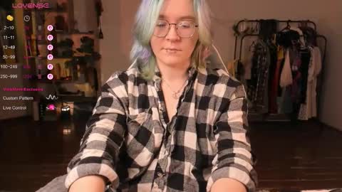Snapshot of pumbazaebumba chatting on 10/02/25, 04:03 Alisa lack of vitamin D online show from 10/02/25, 04:03