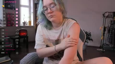 Snapshot of pumbazaebumba chatting on 10/07/25, 04:42 Alisa lack of vitamin D online show from 10/07/25, 04:42