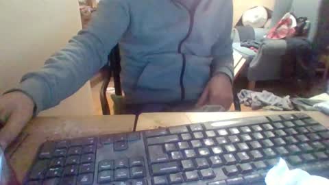 pup_y online show from 10/21/25, 06:52