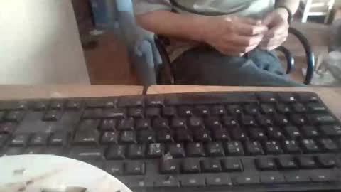 pup_y online show from 11/17/25, 03:51