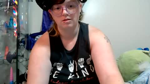Snapshot of pupghostt chatting on 06/15/26, 12:18 PupGhostt online show from 06/15/26, 12:18