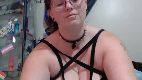 Snapshot of pupghostt chatting on 07/06/26, 02:47 PupGhostt online show from 07/06/26, 02:47