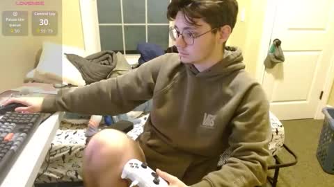 Snapshot of pupvex chatting on 11/09/25, 06:55 Vander Waals online show from 11/09/25, 06:55