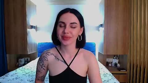 Julia online show from 05/23/26, 04:33