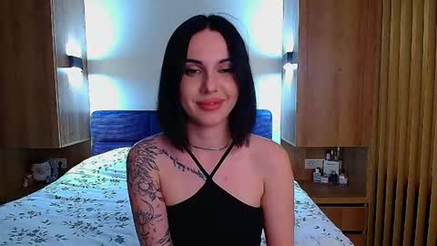 Snapshot of pure_temptation_j chatting on 06/18/26, 04:33 Julia online show from 06/18/26, 04:33