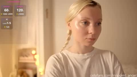 Snapshot of pureangeldolores chatting on 12/24/24, 02:44 i dont do shows for free. watching here silently and waiting for me to start showing you something for free is useless online show from 12/24/24, 02:44